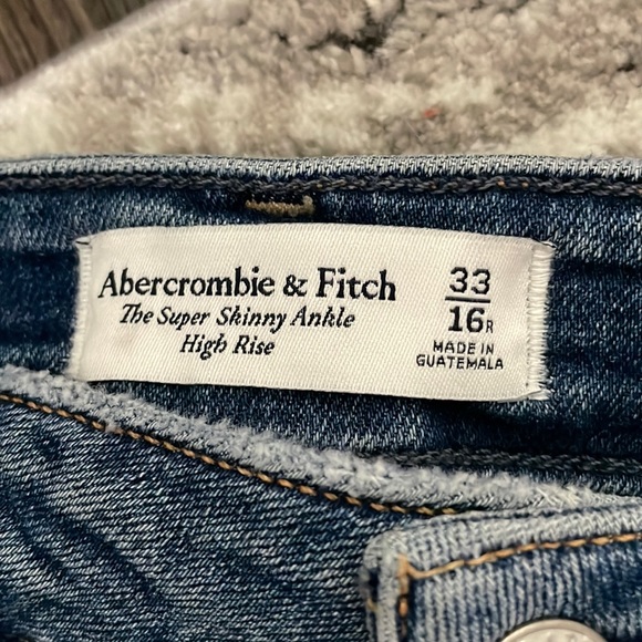Abercrombie & Fitch Curve Love The Super Skinny Ankle High Rise Jeans - Picture 3 of 4